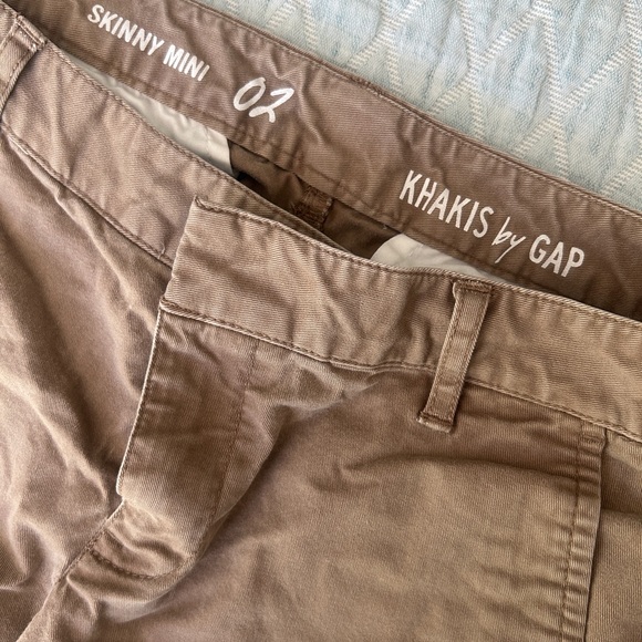 Gap Women’s Khakis - Picture 1 of 5